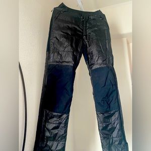 Mountain Hardware men’s Small compressor “puffy” pants